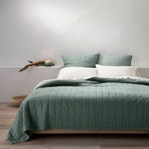 Casaluna Heavyweight Linen Blend Quilt | Full/Queen - Picture 1 of 6